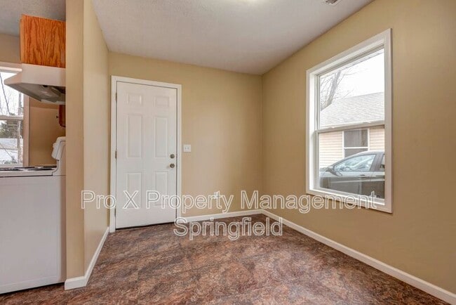 Photo - 652 N Belview Ave