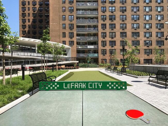 LeFrak City