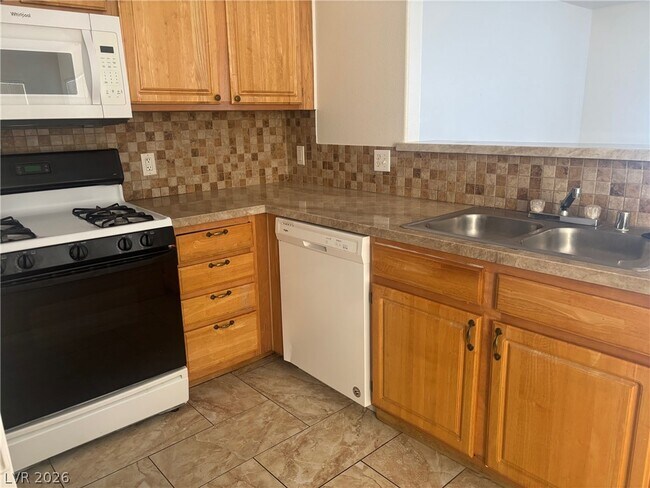 5710 E Tropicana Ave Unit 2054