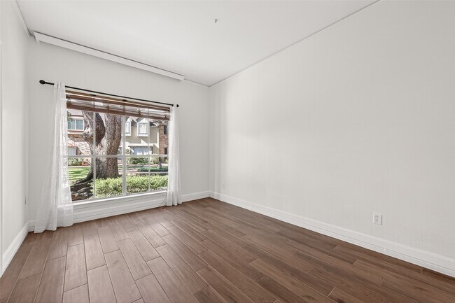 Photo - 14707 Barryknoll Ln Unit 164