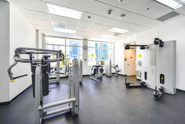 Photo - 1 SE 12th St Unidad SI FL16-ID1492754P