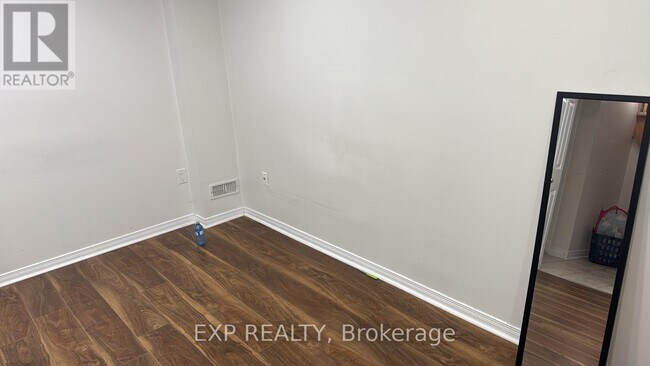 Photo - 99 Rollingwood Dr
