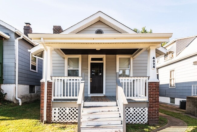 Building Photo - Beautiful Renovated 2 Bed 1 Bath Home