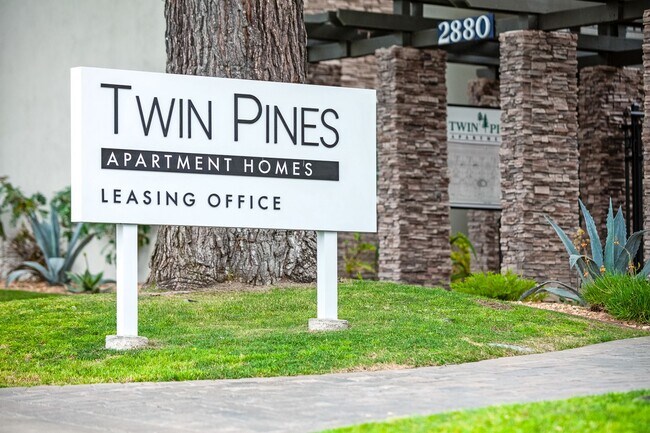 Photo - Twin Pines Apartments