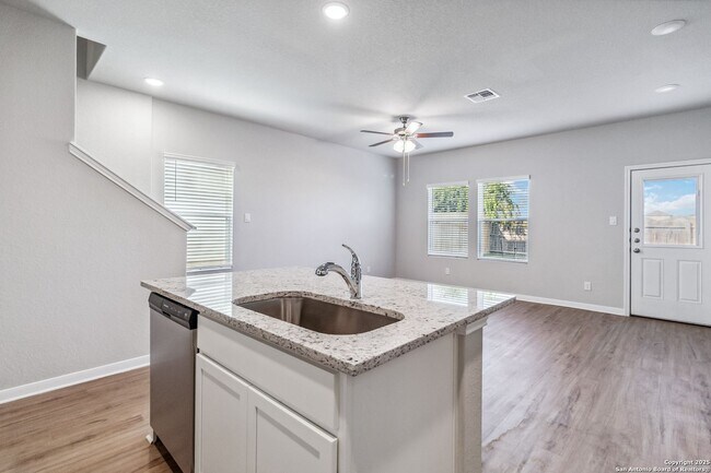 Photo - Luxury Townhome in Abbott Run!
