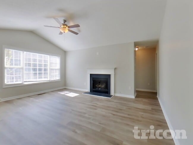 Photo - 228 S Red Oak Way