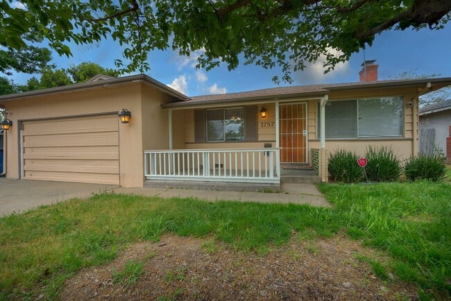 Photo - 1757 Wakefield Way