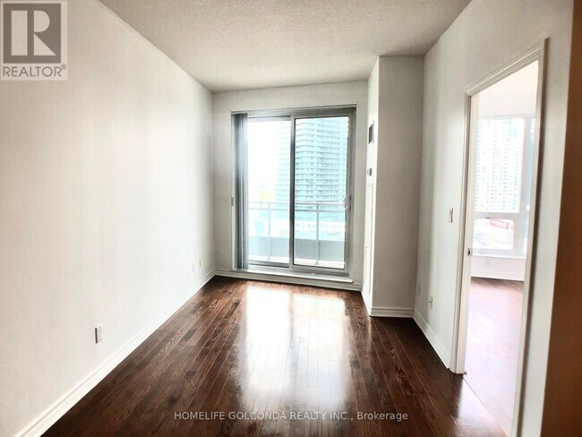 Photo - 18 Holmes Ave Unité 909