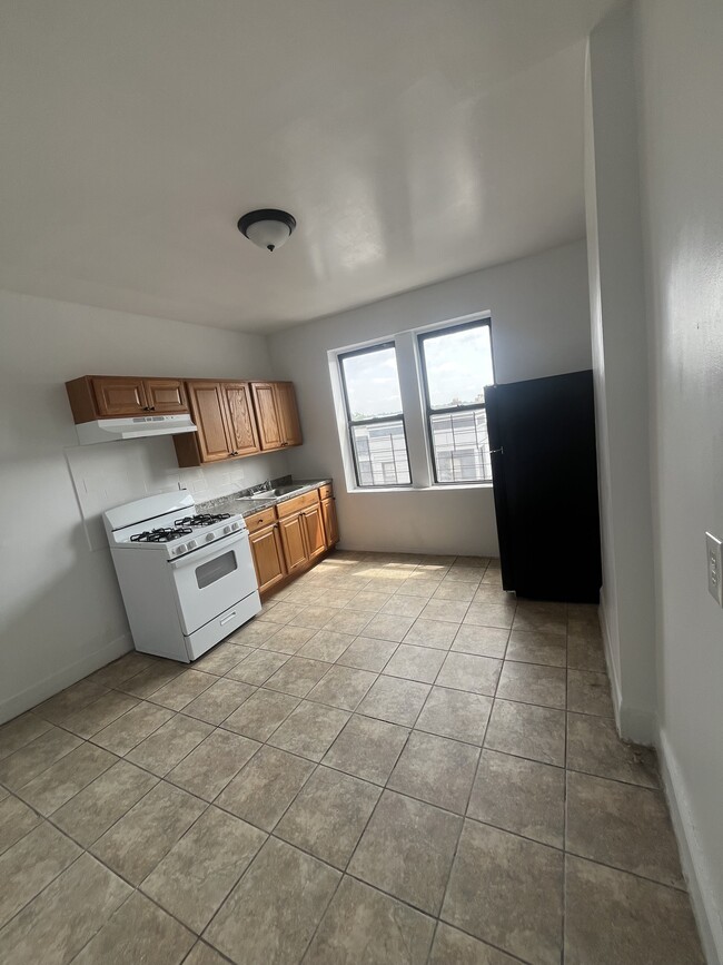 Building Photo - 29 Elmwood Ter Unit 1 Rental