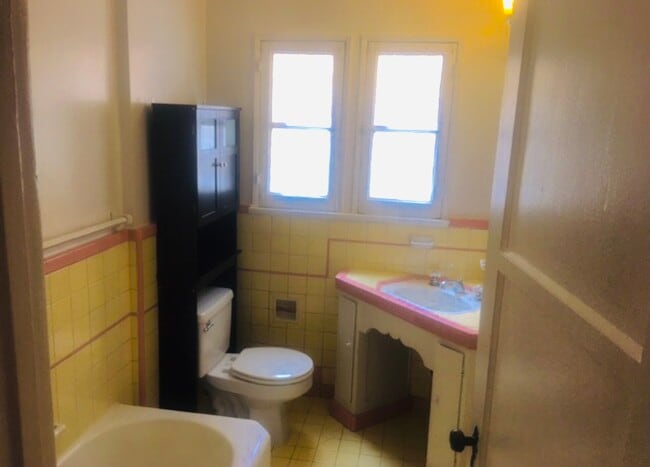 baño - 6130 Orange St Unidad 6130