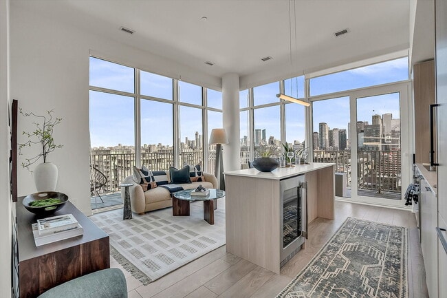 Photo - 88 Bathurst St