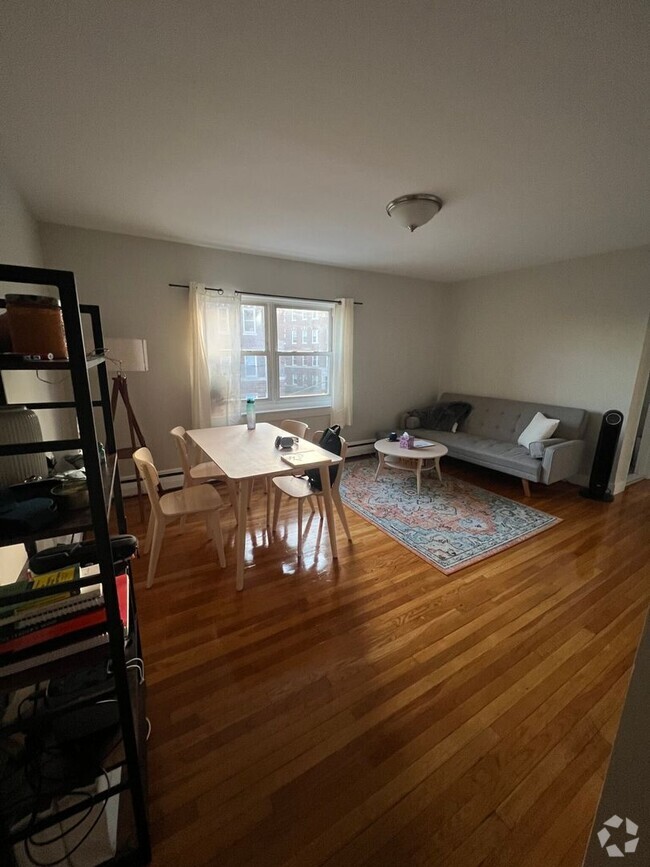 Building Photo - Great 1 bed 1 Bath in Brighton Rental