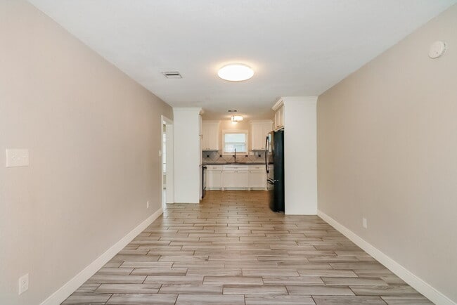 Photo - 1140 Glenda St