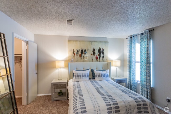 2BR, 2BA - McKenzie - 972 SF