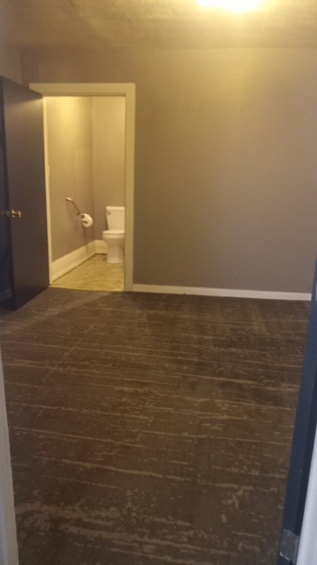 Photo - 424 W 8th St Unit 1