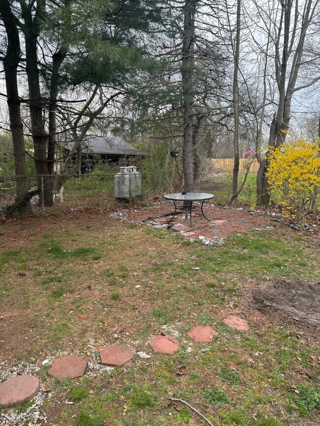 Photo - 104 Midway Oval