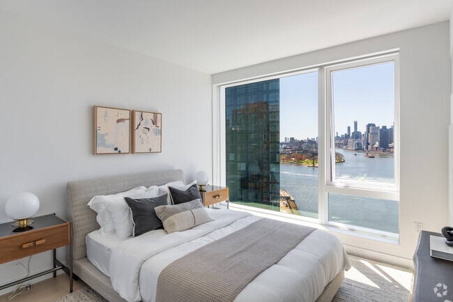 2BR, 1BA - 700SF - Bedroom - 10 Halletts Point