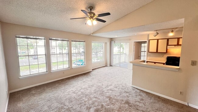 Photo - Available NOW! Charming 2 BD / 2 BA in Orl...