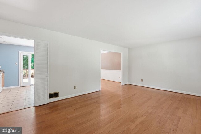 Photo - 8609 Woodview Dr