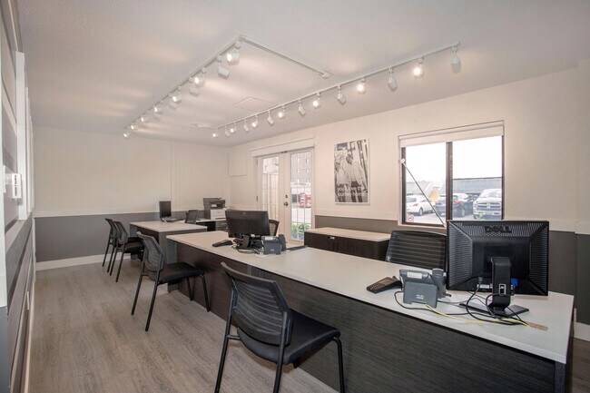 Photo - Heritage Square