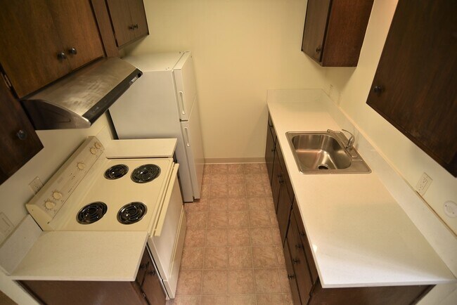 Photo - 2721 Haste St