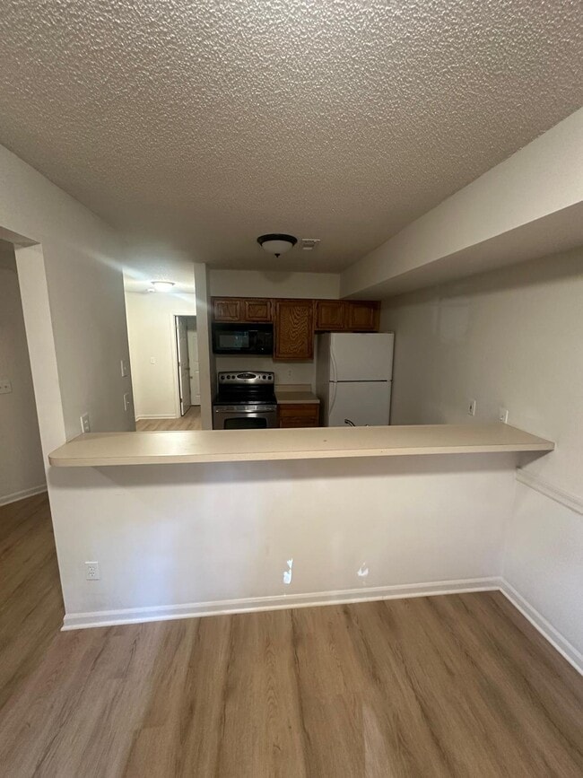 Photo - 1604-1606-1606 Radcliffe Dr Unit 1606