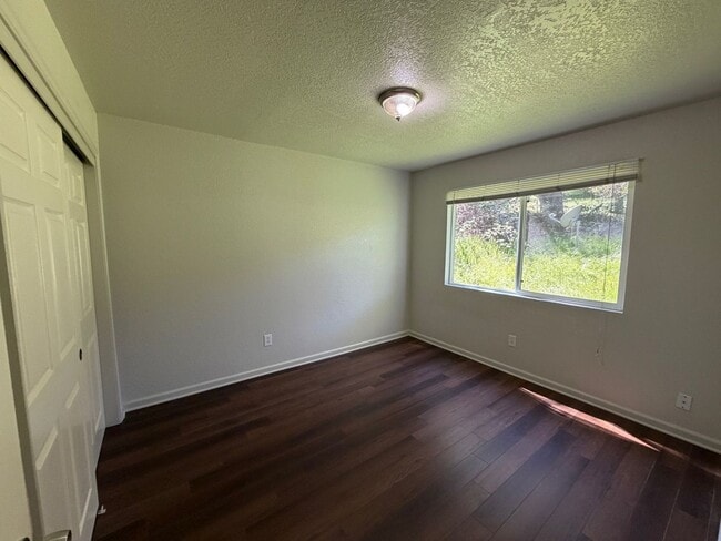 Photo - AVAILABLE NOW!! Adorable Unit Near Downtown Sonora! Newly Painted Throughout!