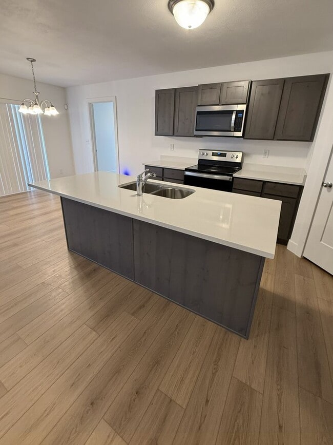 Photo - Spacious 3-Bedroom Upper-Level Home in Gra...