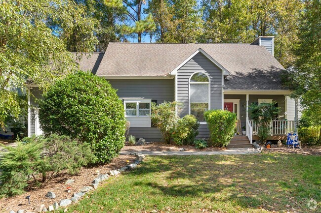 Building Photo - Wonderful Carrboro home available early May!