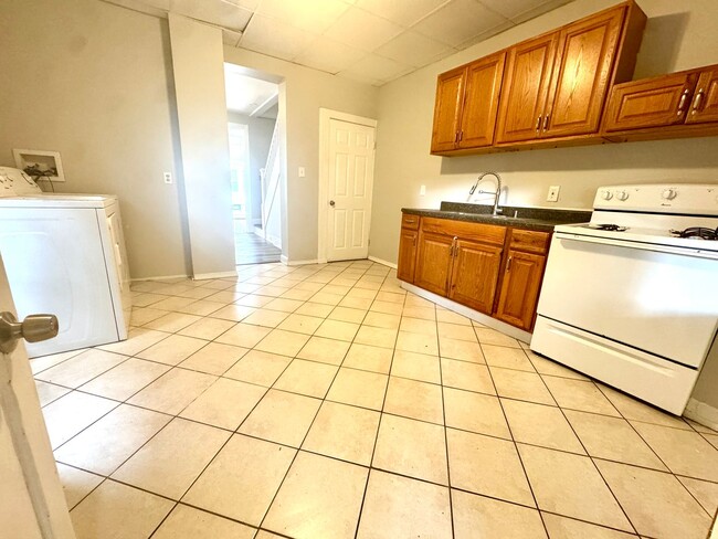 Photo - 3 BR, 1 Bath home Fenced in Yard