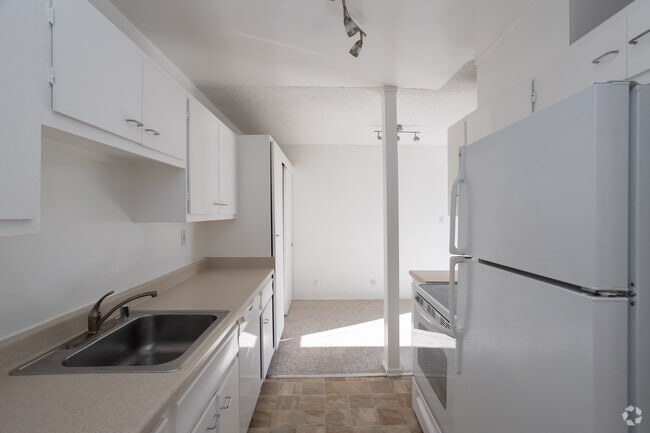 Building Photo - 6315 Primrose Ave Rental
