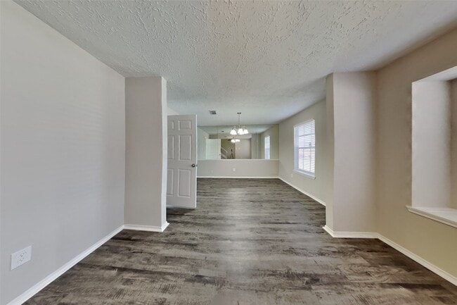 Photo - 2415 Pebbledowne Cir