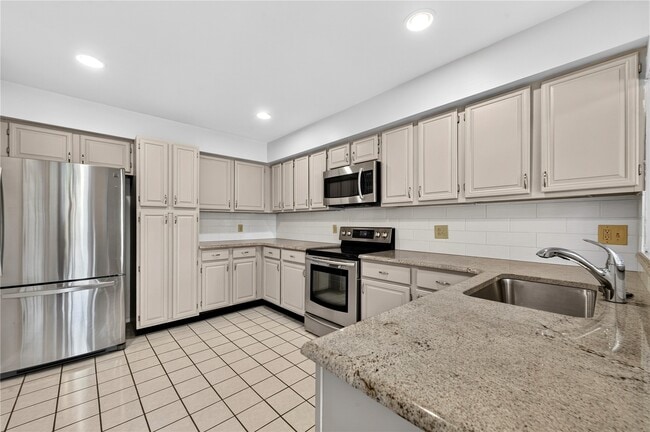Photo - 1010 Thoreau Ct Unit 302