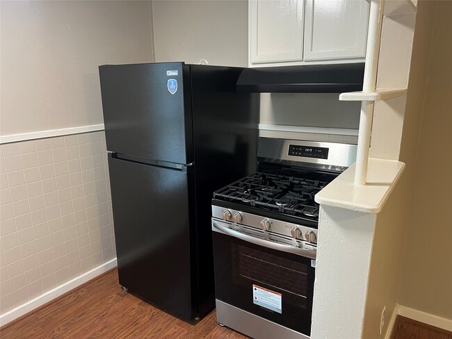 Photo - 220 Stiles St Unit 1