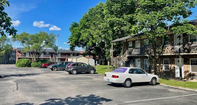 Savannah Square & Terrace Apartments