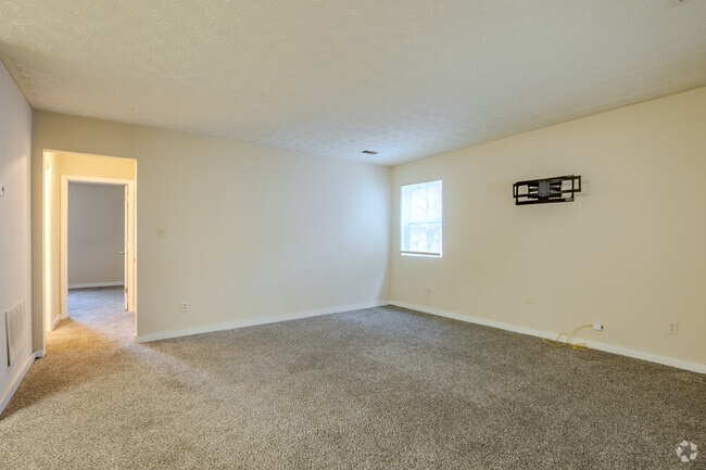 2BR, 1BA - 950SF - Spivey Crossing Apartments