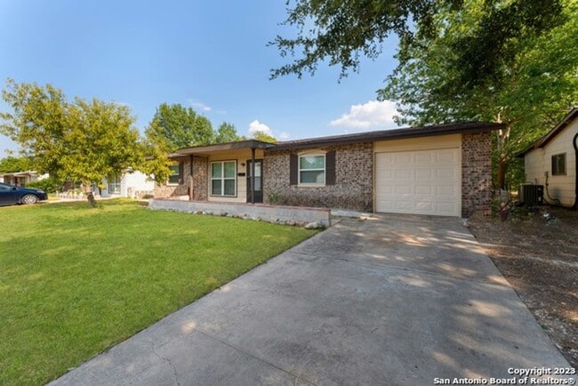 Photo - 626 Aviation Ave