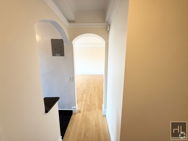 Building Photo - Christopher Street Rental