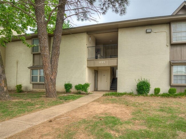 Photo - 1725 E Lindsey St Unit 2