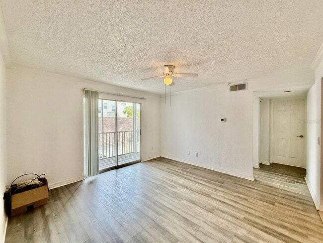 Photo - 3311 Haviland Ct Unidad 204