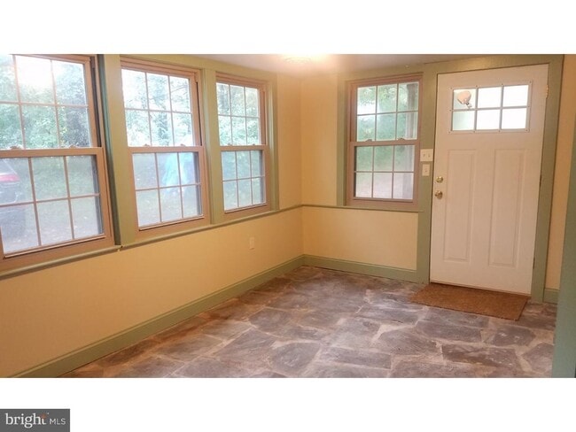 Photo - 1371 Old Airport Rd