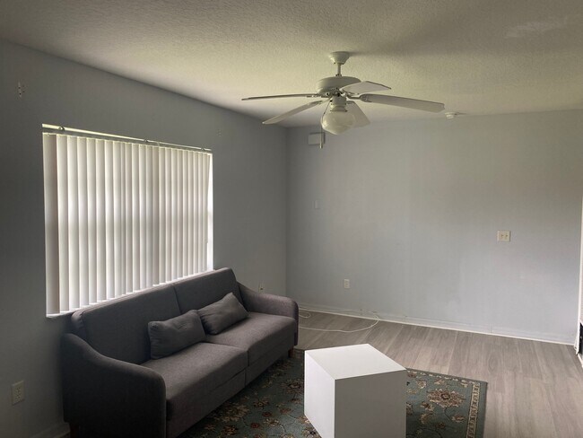 Photo - 1335 Washington Palm Loop Unit 1335 Washington palm cir  #A by owner