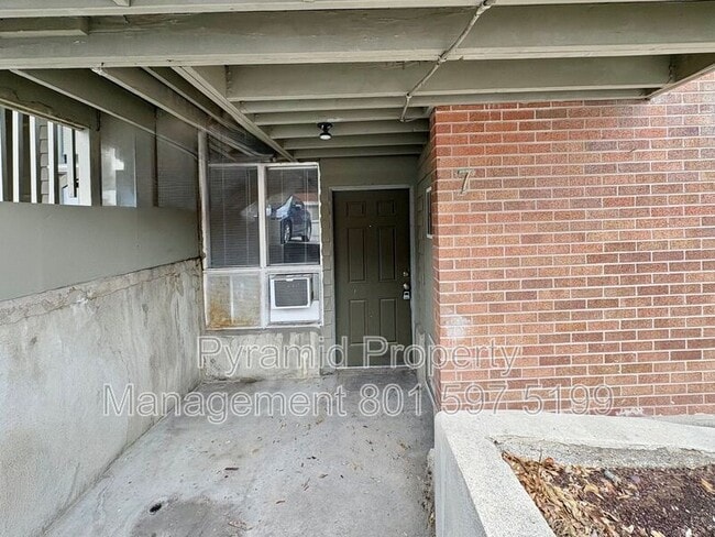 Photo - 353 S 1100 E