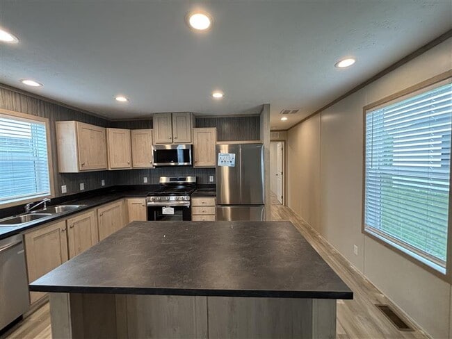 Building Photo - 5916 E Maple Rental