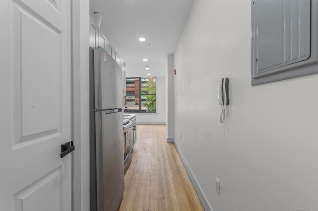 Photo - 111 Bank St Unidad 2A