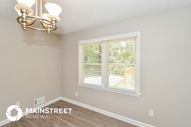 Photo - 4705 Jaybird Ln SW