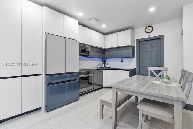 Photo - 100 NE 71st St Unidad 100