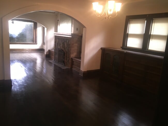 Building Photo - 4063 N 16th St Rental