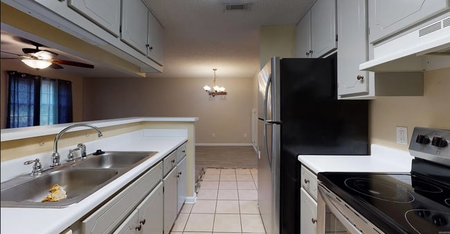 Photo - 166 Commons Dr