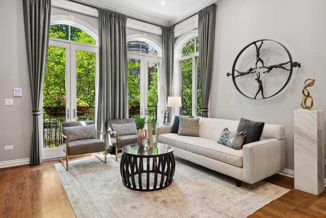 Photo - 1925 N Bissell St